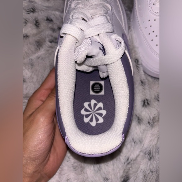 Nike Court Vision Low Sneaker - Picture 5 of 6